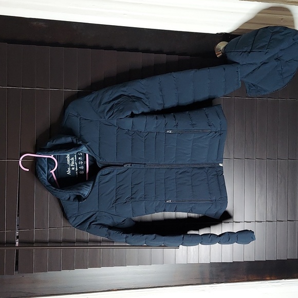 Abercrombie & Fitch NWOT stretch lightweight, packable puffer Jacket - Picture 12 of 15